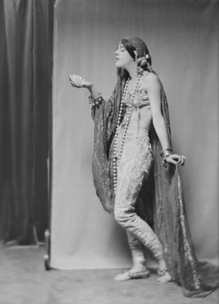 Fontaine, Miss, 1916 July 31. Creator: Arnold Genthe.