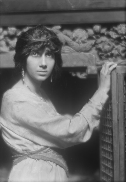Gonzalez, Carmen de, portrait photograph, 1913 July 12. Creator: Arnold Genthe.