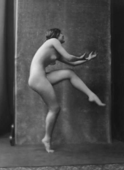 Beyer, Hilda, Miss, 1913 June 27. Creator: Arnold Genthe.