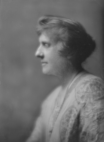 Mannes, David, Mrs., portrait photograph, 1916 Apr. 28. Creator: Arnold Genthe.