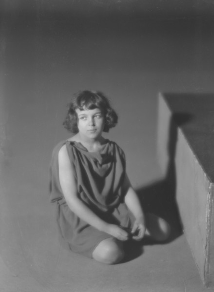 Scenes from Aedipus, a play by Augustin Duncan, between 1915 and 1921. Creator: Arnold Genthe.