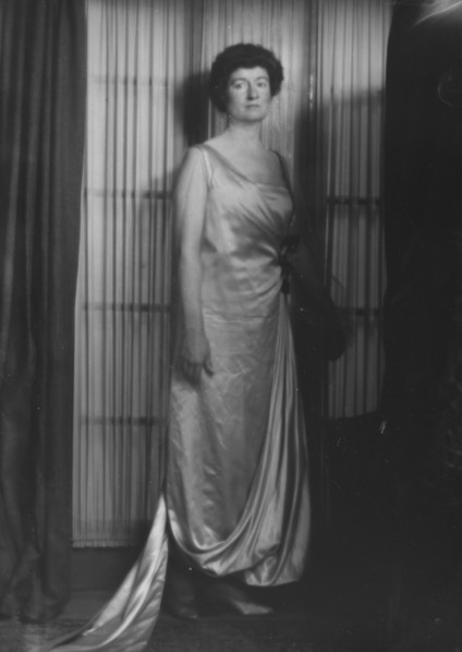 Mrs. Sidney Aske, portrait photograph, 1918. Creator: Arnold Genthe.