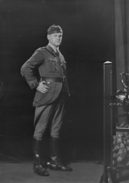 Captain Bell, portrait photograph, 1919 May 1. Creator: Arnold Genthe.