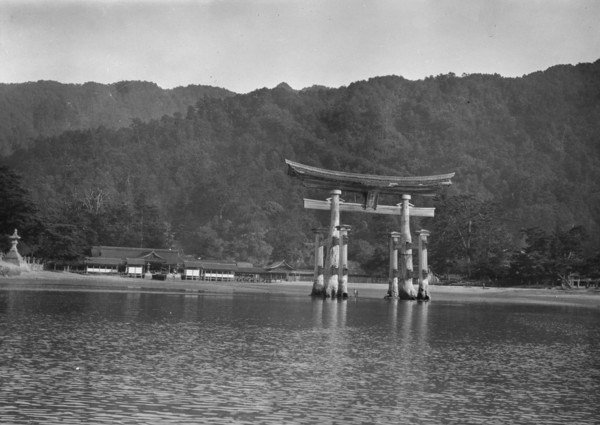 Itsukushima Shinto Shrine, Japan, 1908. Creator: Arnold Genthe.