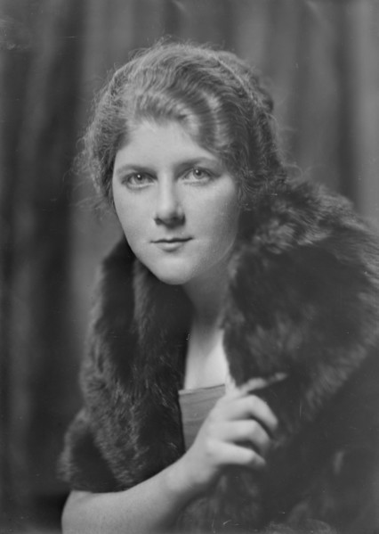 Miss Jacques, portrait photograph, 1918 Oct. Creator: Arnold Genthe.