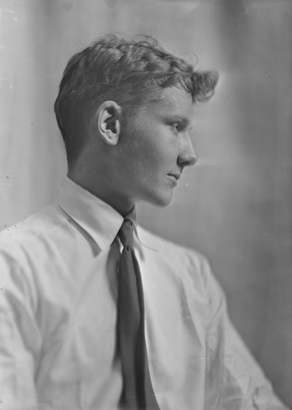 Robin MacKaye, portrait photograph, 1918 Sept. 12. Creator: Arnold Genthe.