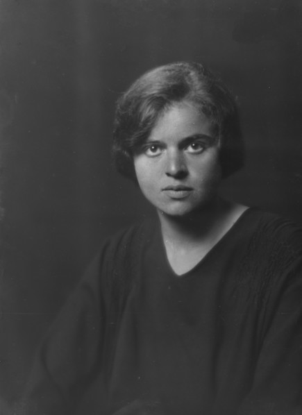 Miss Pollitzer, portrait photograph, 1918 Sept. 24. Creator: Arnold Genthe.