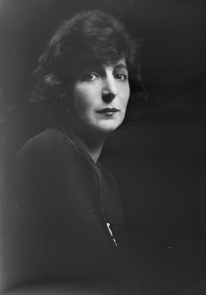 Mrs.Pollock, portrait photograph, 1919 Oct. 30. Creator: Arnold Genthe.