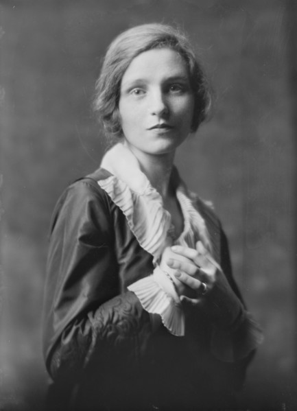 Mrs. Robbins Russell, portrait photograph, 1918 May 17. Creator: Arnold Genthe.