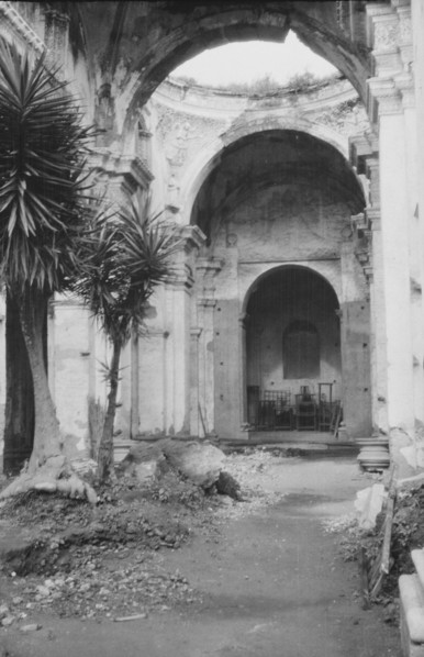 Travel views of Cuba and Guatemala, between 1899 and 1926. Creator: Arnold Genthe.