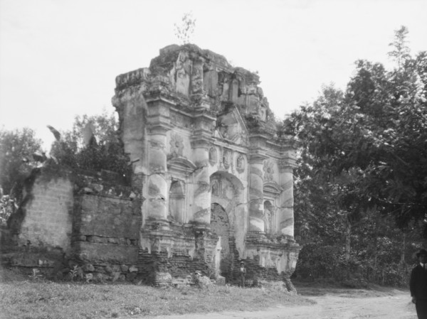 Travel views of Cuba and Guatemala, between 1899 and 1926. Creator: Arnold Genthe.