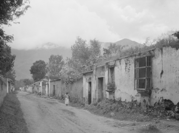 Travel views of Cuba and Guatemala, between 1899 and 1926. Creator: Arnold Genthe.