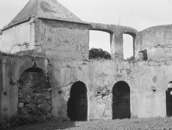Travel views of Cuba and Guatemala, between 1899 and 1926. Creator: Arnold Genthe.