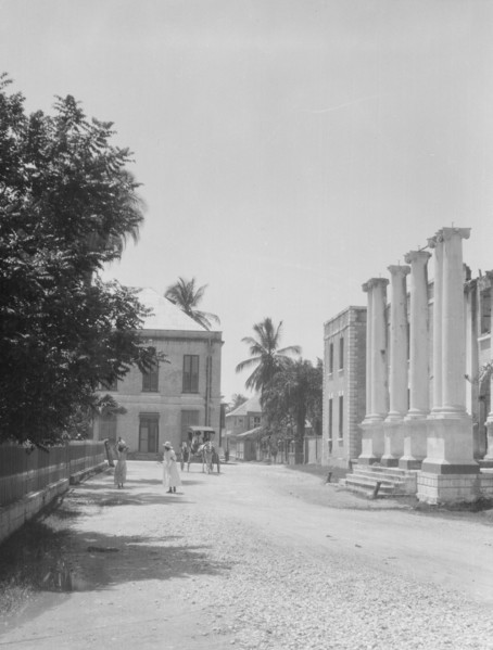 Travel views of Cuba and Guatemala, between 1899 and 1926. Creator: Arnold Genthe.