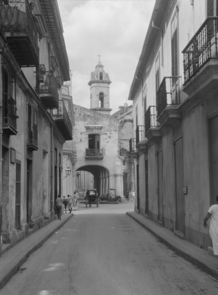 Travel views of Cuba and Guatemala, between 1899 and 1926. Creator: Arnold Genthe.
