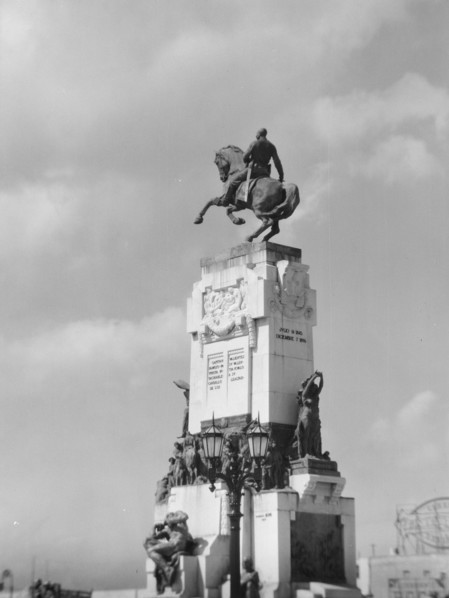 Travel views of Cuba and Guatemala, between 1899 and 1926. Creator: Arnold Genthe.