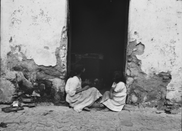 Travel views of Cuba and Guatemala, between 1899 and 1926. Creator: Arnold Genthe.