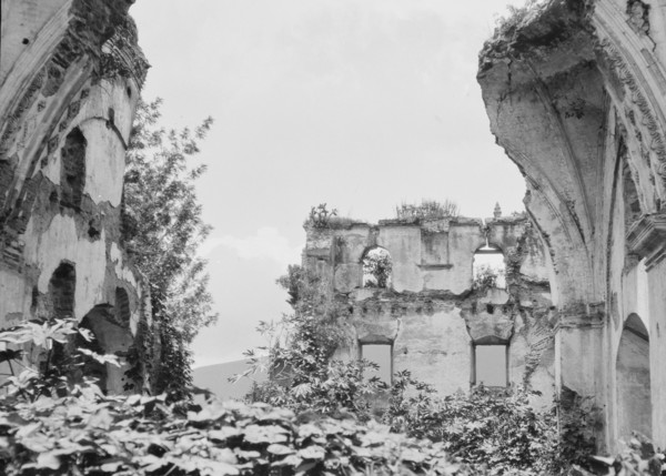 Travel views of Cuba and Guatemala, between 1899 and 1926. Creator: Arnold Genthe.