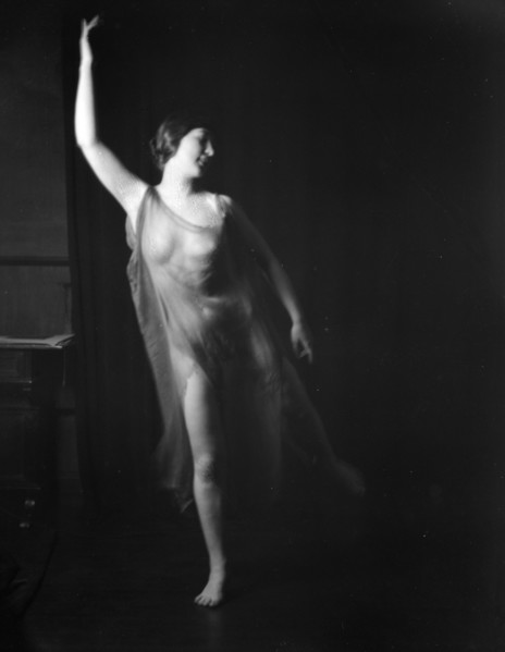 Unidentified dancer, possibly an Elizabeth Duncan dancer, between 1911 and 1942. Creator: Arnold Genthe.