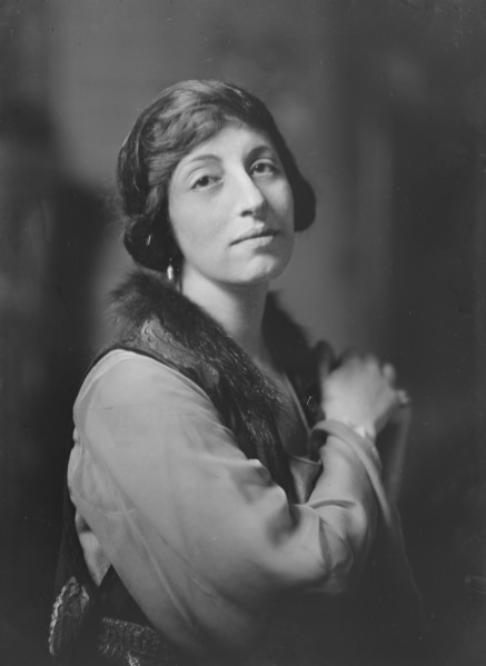 Mrs. Louis Untermeyer or Untermyer, portrait photograph, 1918 Nov. 22. Creator: Arnold Genthe.