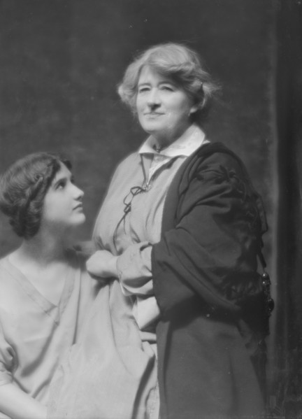 Terry, Ellen, Miss, and Anna Duncan, portrait photograph, 1915. Creator: Arnold Genthe.