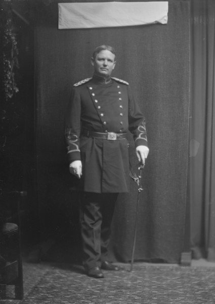 Unidentified man, portrait photograph, between 1906 and 1913. Creator: Arnold Genthe.