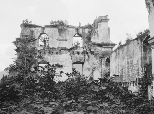 Travel views of Cuba and Guatemala, between 1899 and 1926. Creator: Arnold Genthe.