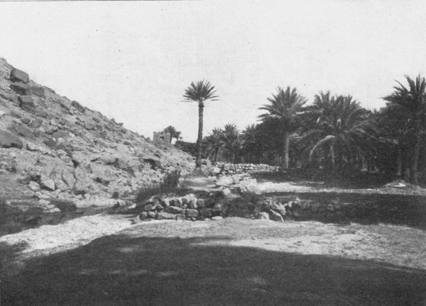 ''L'Oued Zousfana pres de Taghit; Afrique du nord', 1914. Creator: Unknown.