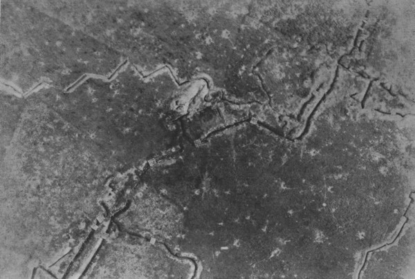'L'offensive de la Somme; la preparation d'une bataille: L'attaque du 1er juillet 1916', 1916. Creator: Unknown.