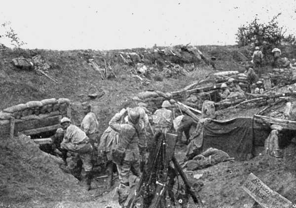 'Derriere la bataille, au Sud de la Somme: avant, pendant et apres une attaque..', 1916. Creator: Unknown.