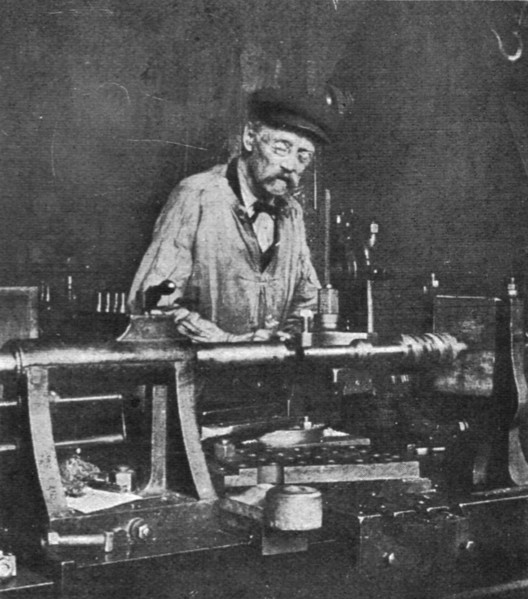 'Les vaillan s de l'Interieur; L'ouvrier tourneur Narcisse Magot, age de 80 ans, travaillant..., 191 Creator: Unknown.