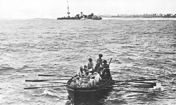 'La fin de L' "Emden"; L' "Emden", a la cote de l'ile Koeling Nord, du groupe des Cocos', 1914. Creator: Unknown.