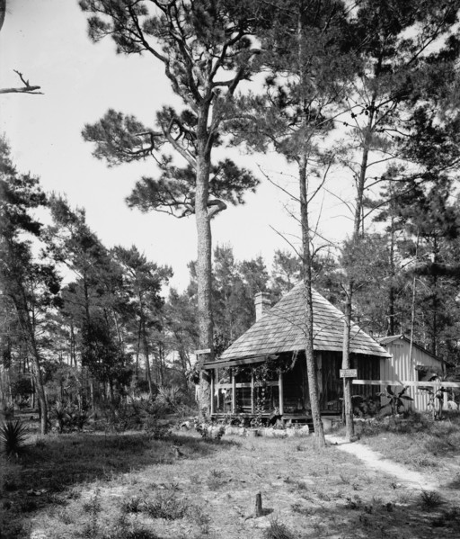 Chaco Chulee, a summer cottage, Ormond, Fla., between 1900 and 1906. Creator: William H. Jackson.