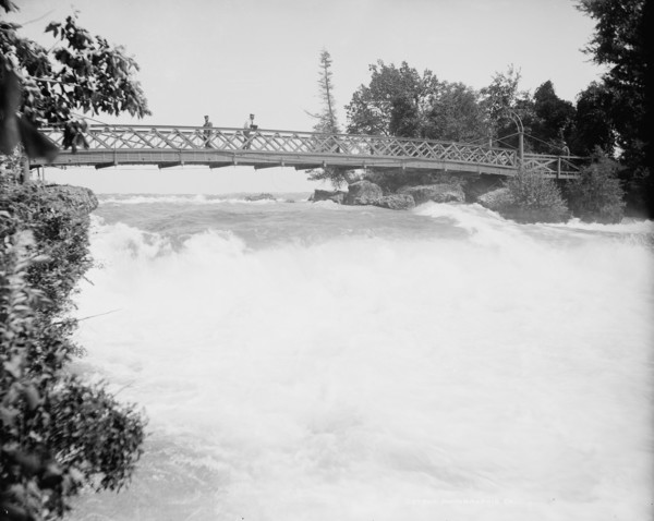 Three Sisters' Bridge (i.e. Three Sister Island), Niagara Riv[er], between 1880 and 1897. Creator: William H. Jackson.