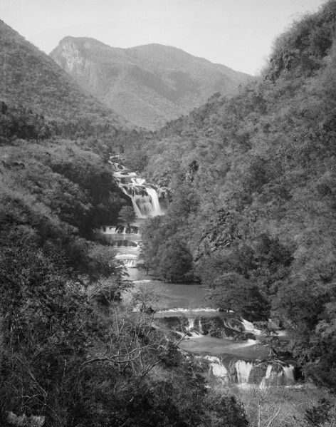 Falls of the Abra, distant view, between 1880 and 1897. Creator: William H. Jackson.