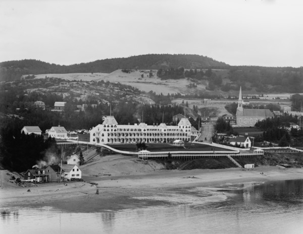 Tadousac (i.e. Tadoussac) Hotel, Tadousac [sic], St. Lawrence River, between 1900 and 1906. Creator: Unknown.