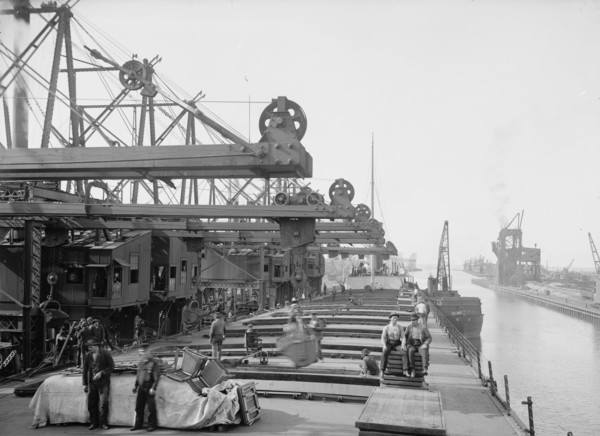 Unloading ore at Conneaut, Ohio, Brown conveying hoists, between 1900 and 1906. Creator: Unknown.