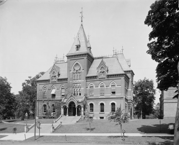 Public Library, Springfield, Mass., between 1900 and 1905. Creator: Unknown.
