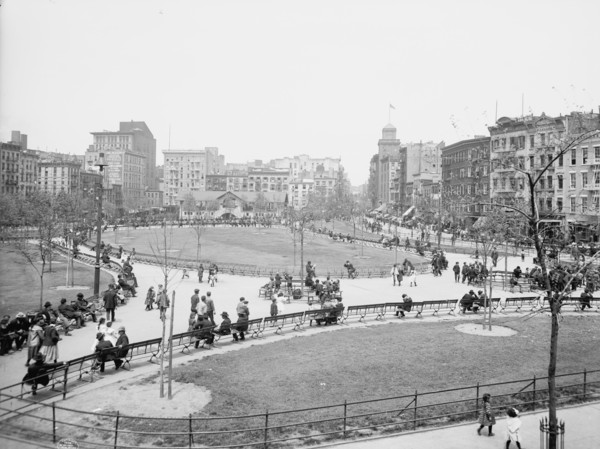 Mulberry Bend, New York, c1905. Creator: Unknown.