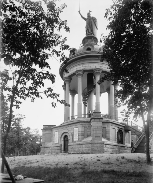 New Ulm, Minn., Herrman Monument, between 1880 and 1899. Creator: Unknown.