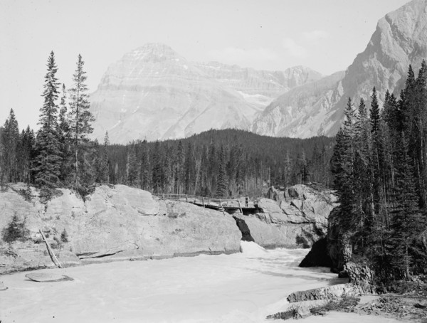 Natural Bridge, Canada, between 1900 and 1910. Creator: Unknown.