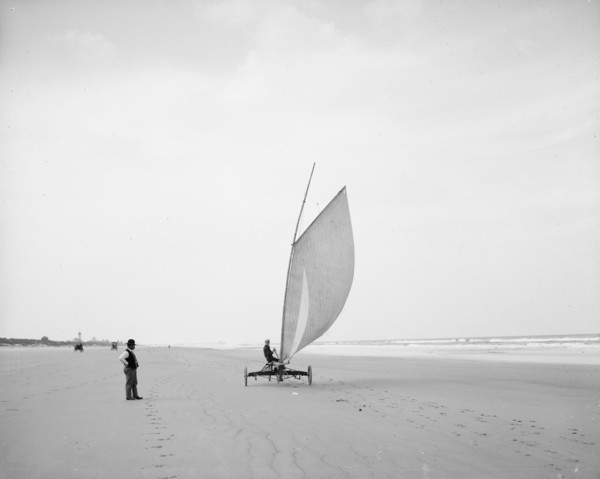 Sailing on the beach, Ormond, Fla., between 1900 and 1910. Creator: Unknown.