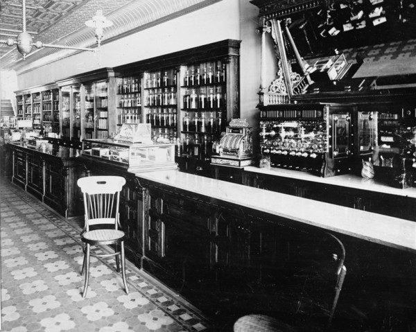 W.B. Danforth drugs, Wilmington, Del., between 1895 and 1910. Creator: Unknown.