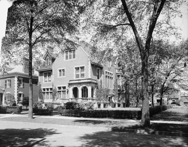 Residence of Mr. Fair, 40 Putnam Avenue, Detroit, Mich., between 1905 and 1915. Creator: Unknown.