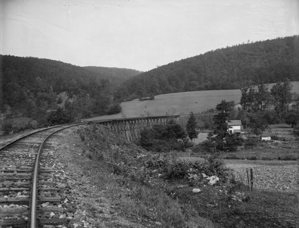 Toms Creek trestle [Frederick County, Md.], between 1900 and 1905. Creator: Unknown.