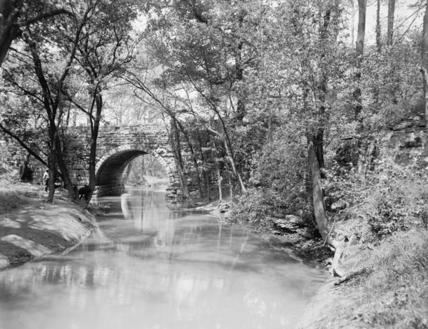 Bridge in Cherokee Park, Louisville, Ky., between 1900 and 1910. Creator: Unknown.