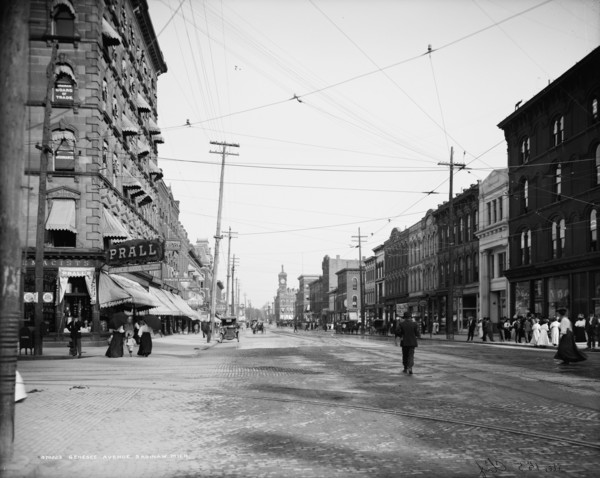 Genesee Avenue, Saginaw, Mich., between 1900 and 1910. Creator: Unknown.