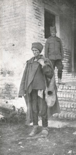 'Les Exiles; Un soldat serbe devenu un vivant squelette: des milliers de ses camarade..., 1916 (1924 Creator: Unknown.