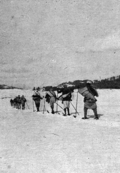 'Les Alpins Marocains; Une equipe de skieurs marocains assurant la liaison entre Timhadit..., c1916. Creator: Unknown.