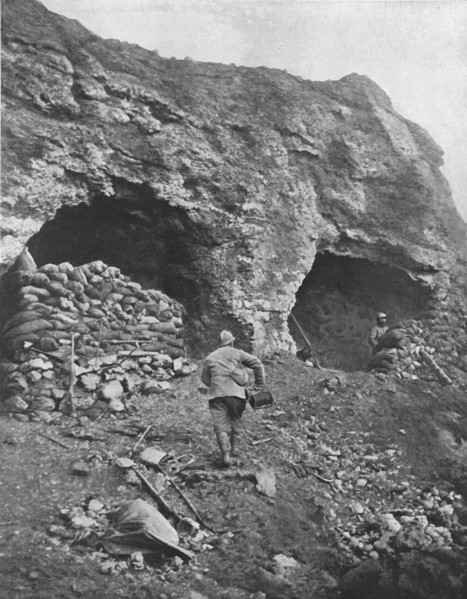 'Le Fort de Vaux; Casemates beantes donnant sur le fosse, partiellement aveuglees par des..., 1916. Creator: Unknown.